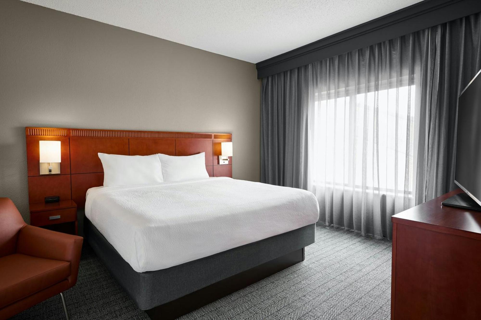 Courtyard St. Louis Creve Coeur Hotel Exterior foto