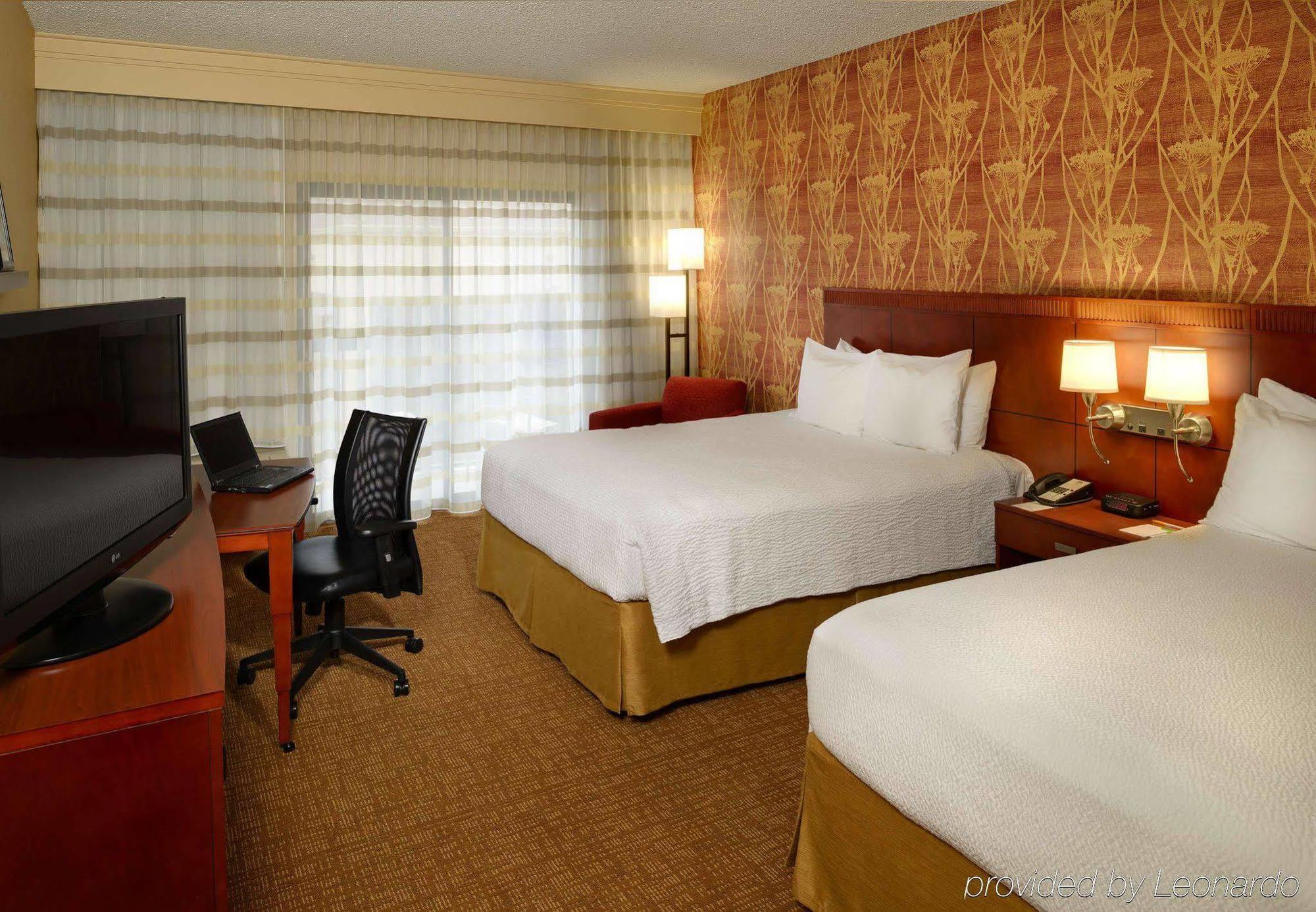 Courtyard St. Louis Creve Coeur Hotel Exterior foto