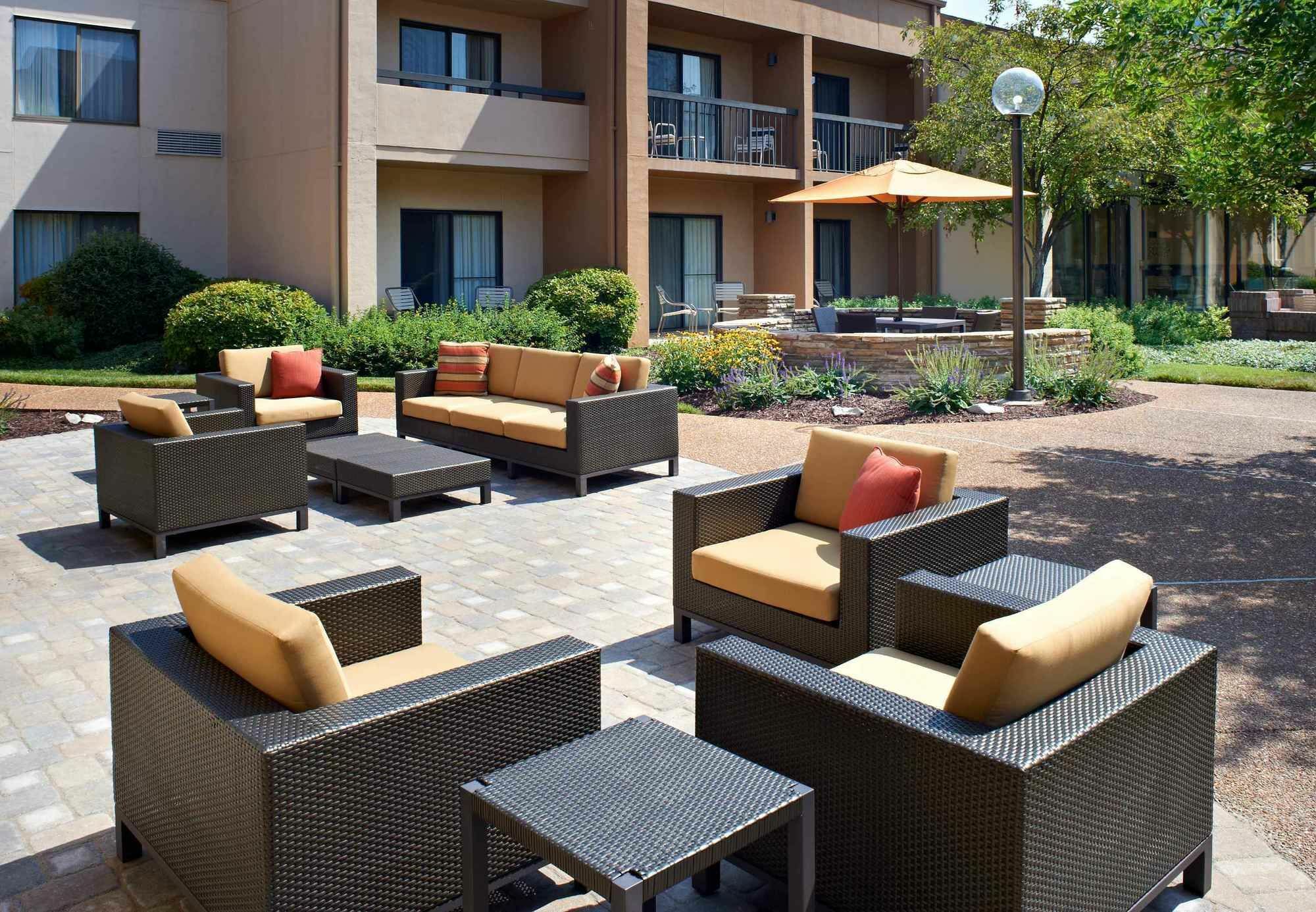 Courtyard St. Louis Creve Coeur Hotel Exterior foto